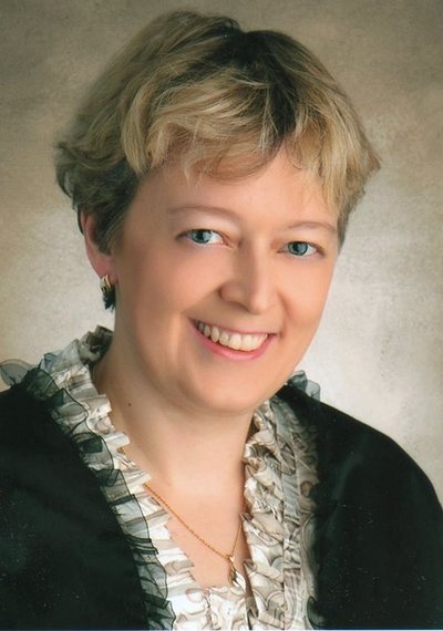 Dr. Natália Pikli